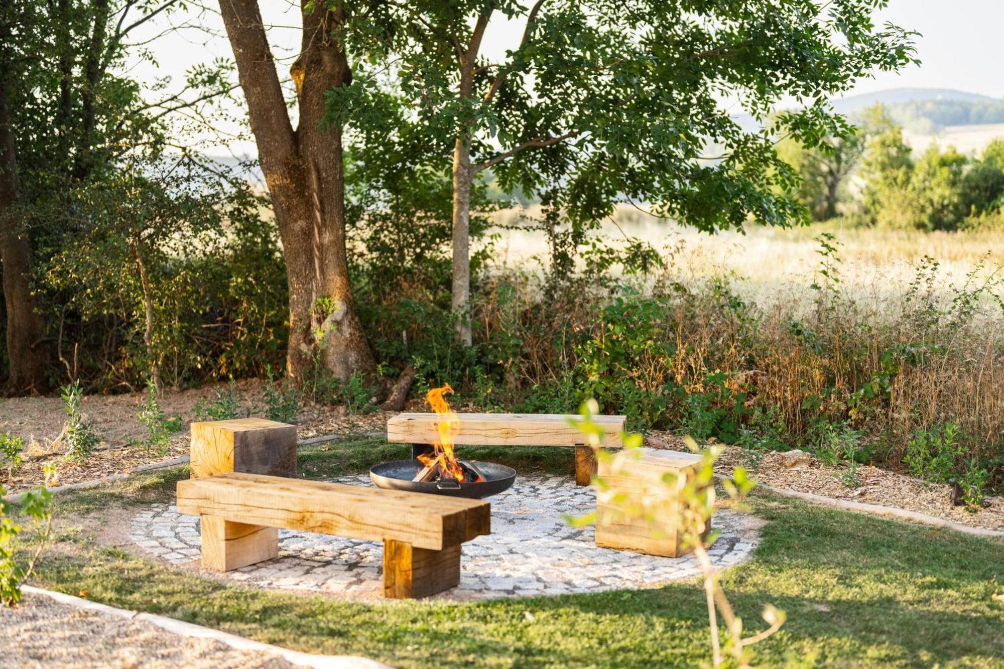 Villa Roubenka "Tam Kde Lisky Davaji Dobrou Noc" à Černý Důl Extérieur photo
