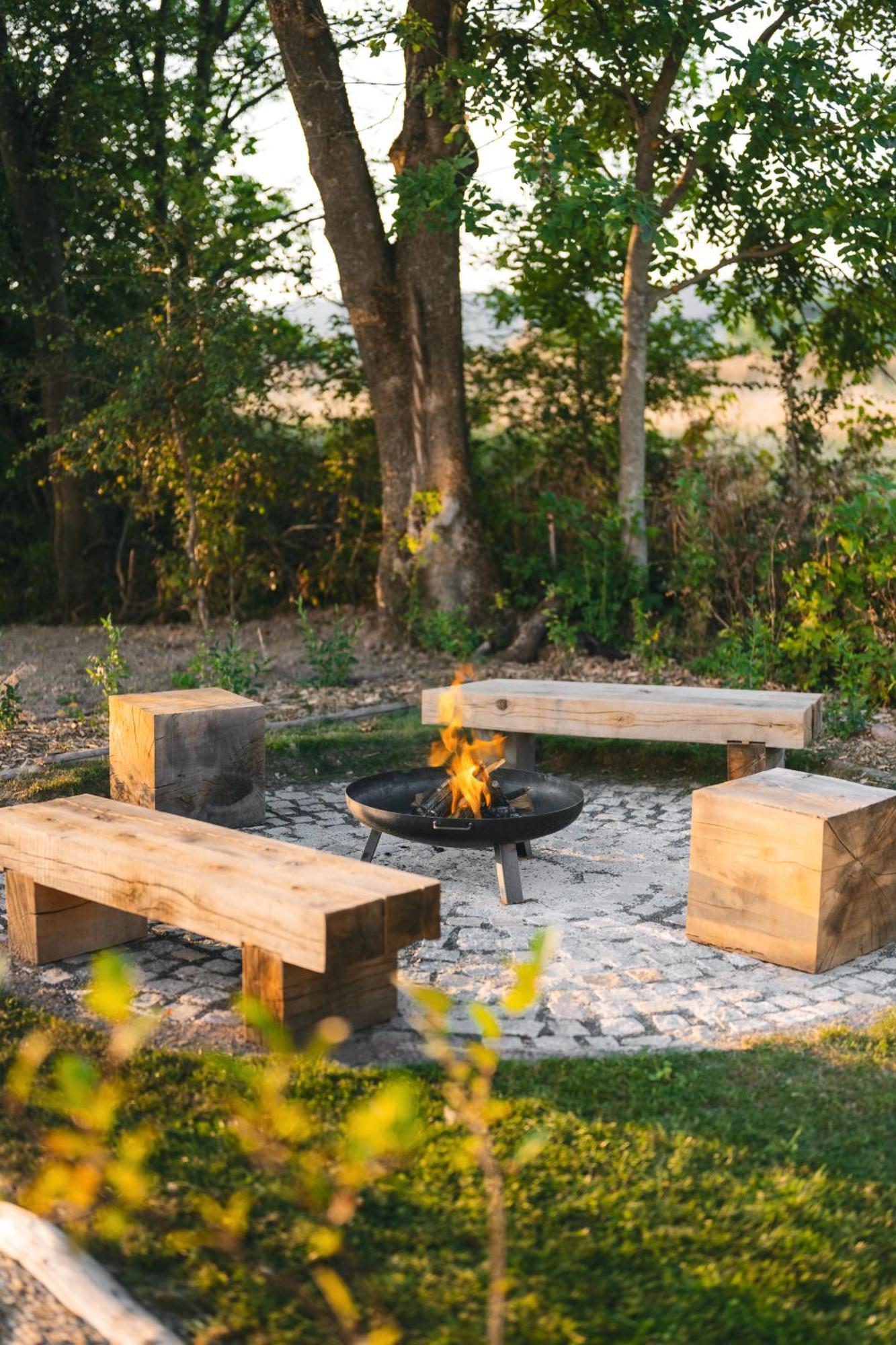 Villa Roubenka "Tam Kde Lisky Davaji Dobrou Noc" à Černý Důl Extérieur photo