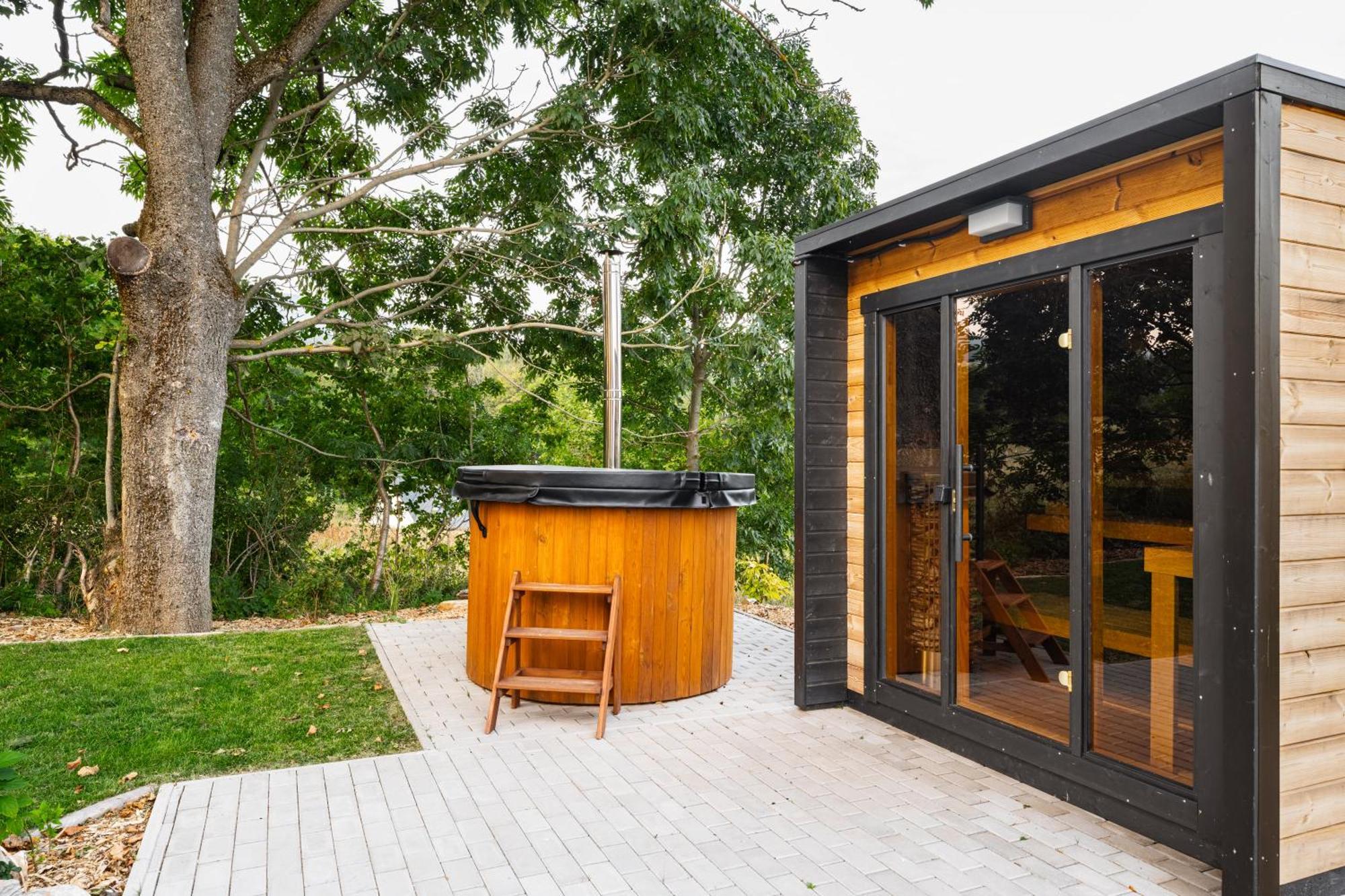 Villa Roubenka "Tam Kde Lisky Davaji Dobrou Noc" à Černý Důl Extérieur photo