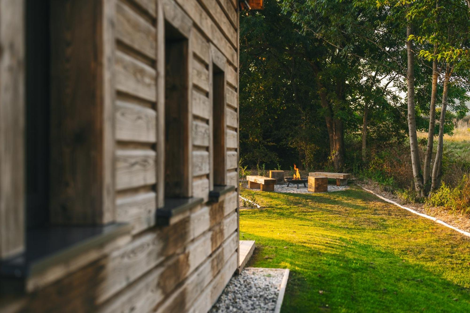 Villa Roubenka "Tam Kde Lisky Davaji Dobrou Noc" à Černý Důl Extérieur photo